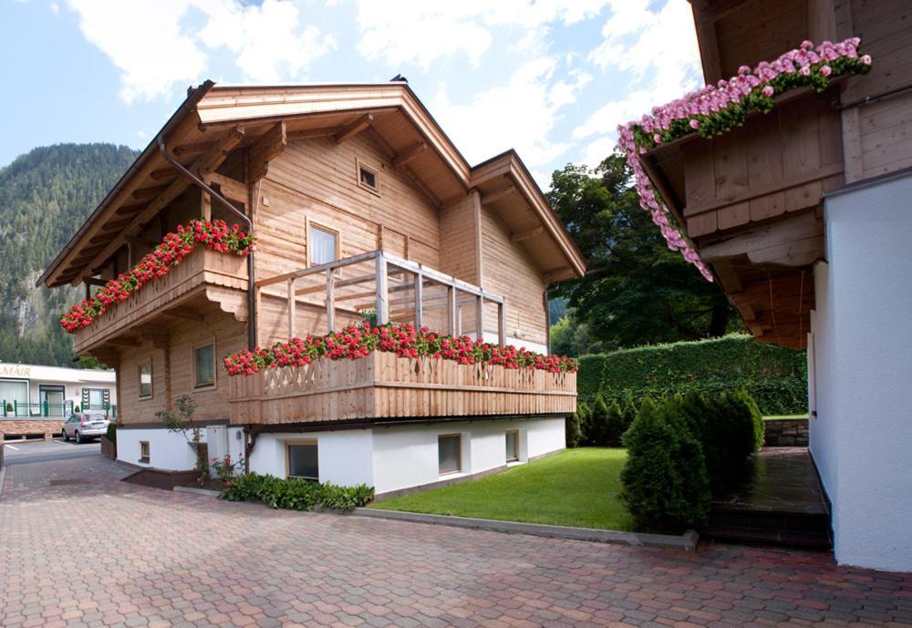 Chalet - Appartements Julitta Mayrhofen Zewnętrze zdjęcie